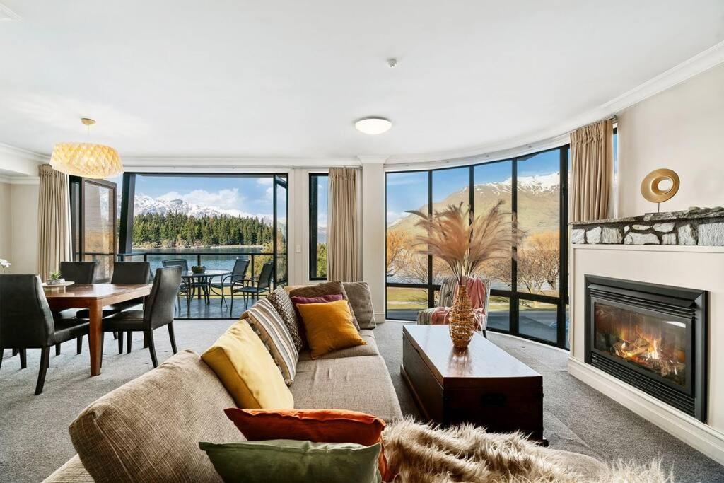 The Beacon - 2 Bedroom Luxe Apartment ควีนส์ทาวน์ ภายนอก รูปภาพ