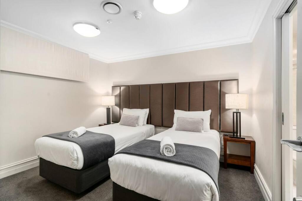 The Beacon - 2 Bedroom Luxe Apartment ควีนส์ทาวน์ ภายนอก รูปภาพ