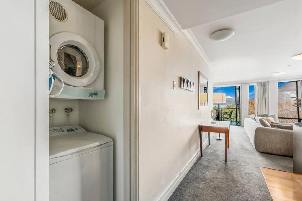The Beacon - 2 Bedroom Luxe Apartment ควีนส์ทาวน์ ภายนอก รูปภาพ